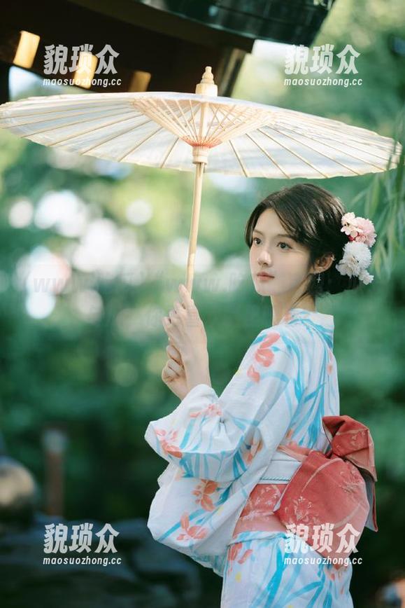 “www.吃瓜”官网：瓜子与瓜，你更喜欢哪里噎着？