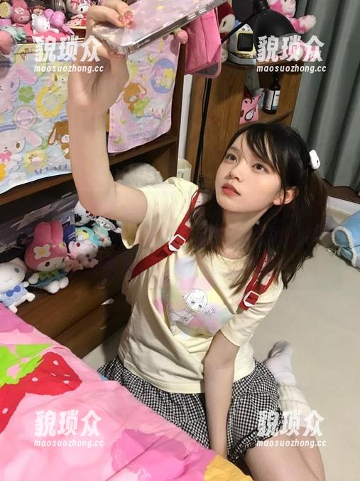 zztt45.ccm黑料不打烊苹果版：各种黑料入口，就像热腾腾的包子，别着急，一口下去是惊喜！