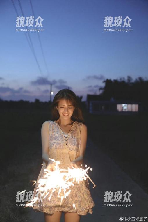 深夜狂欢，黑料不打烊的网址，变成了账号交换的聚集地，真让人难以自拔！