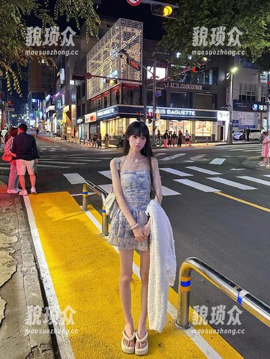 黑料正能量官网：每个视频都是间谍片，紧张得不敢眨眼！