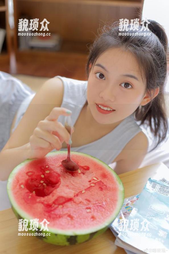 就让我在“黑料正能量官网”的分享里再一次迷失吧，快要陷入虚无了。